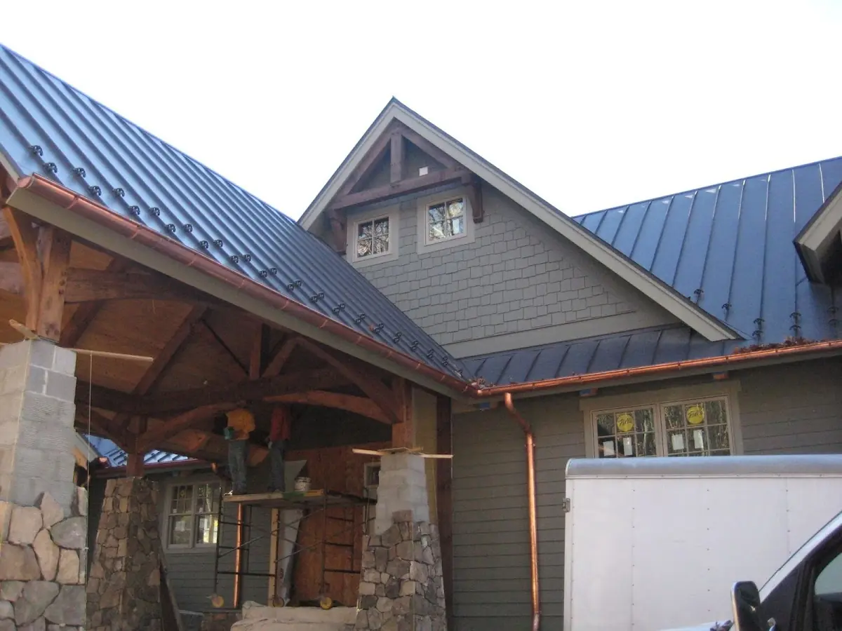 Craftsman Roofing team delivering quality roofing work in Mercedes
